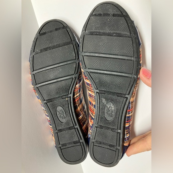 Anne Klein Sport Slip-On Women’s Flat Shoes, Size 6M, Navy Blue/Plaid - Picture 5 of 8